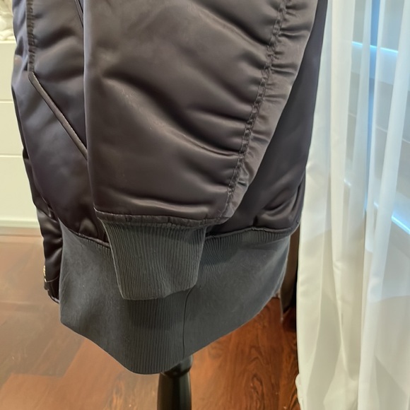 Burberry Jacket. Authentic - Picture 9 of 14